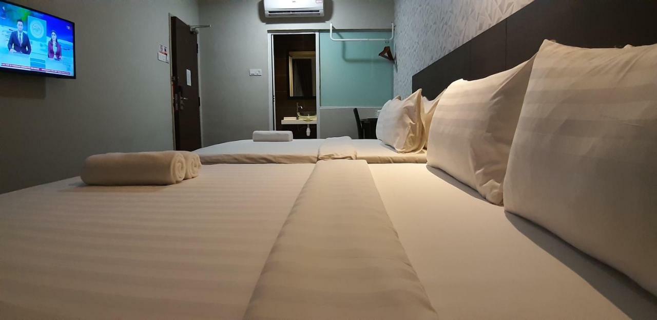 Miico Hotel @ Mount Austin Джохор-Бару Екстер'єр фото